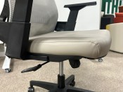 Офисное кресло POF-2031B 